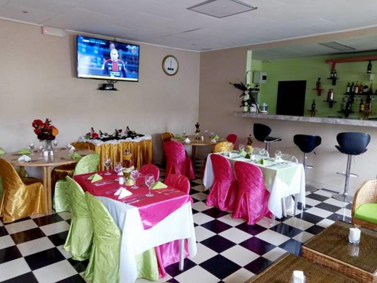 Liza Hotel Яунде Экстерьер фото